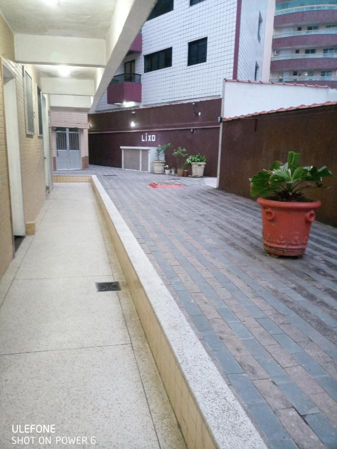 Kitnet Frente Pro Mar Em Vila Caicara, Portaria 24 Hs E Wifi برايا جراندي المظهر الخارجي الصورة