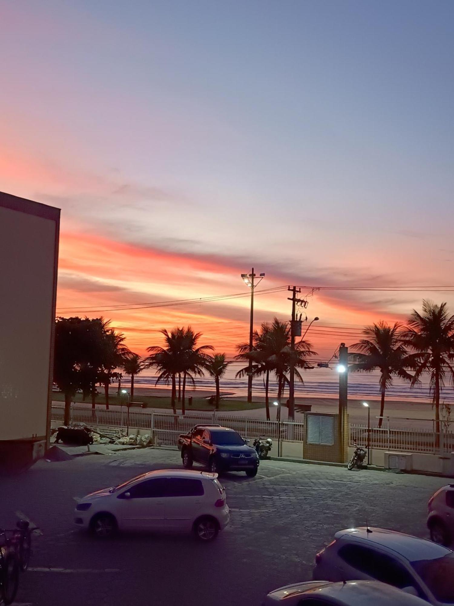 Kitnet Frente Pro Mar Em Vila Caicara, Portaria 24 Hs E Wifi برايا جراندي المظهر الخارجي الصورة