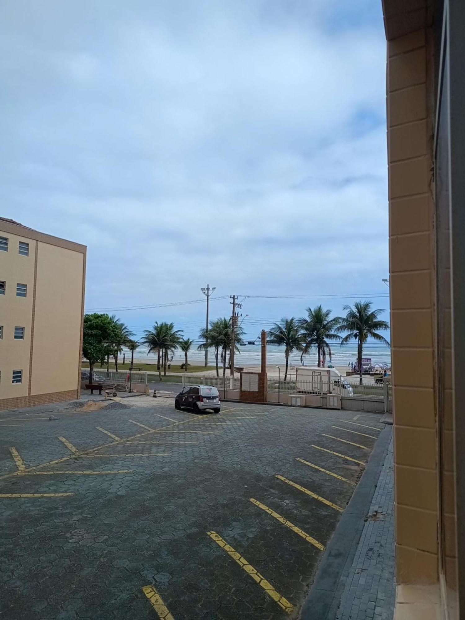 Kitnet Frente Pro Mar Em Vila Caicara, Portaria 24 Hs E Wifi برايا جراندي المظهر الخارجي الصورة